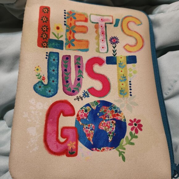 Natural Life passport keeper - Picture 1 of 4